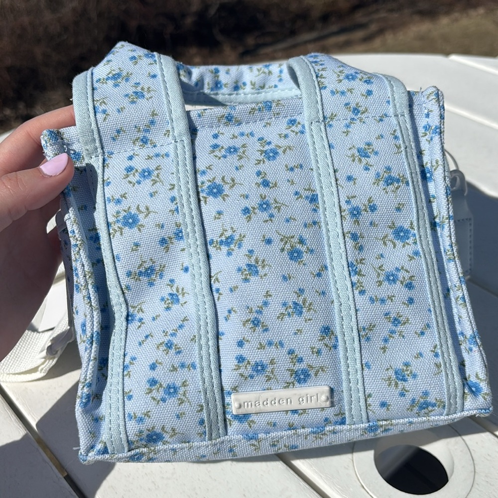 Viral Madden Girl Floral Mini Tote with Matching Coin Purse - Picture 9 of 14